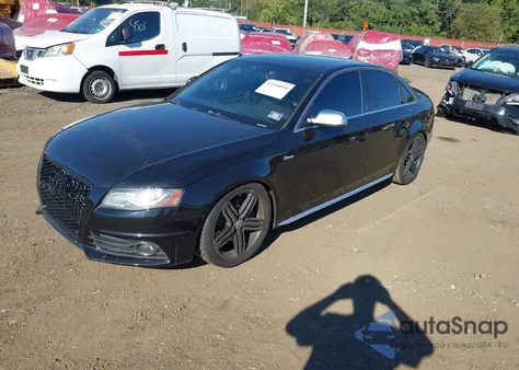 2011 Audi S4 3.0 Premium Plus z USA, uszkodzony, nr VIN WAUKGAFL6BA057227